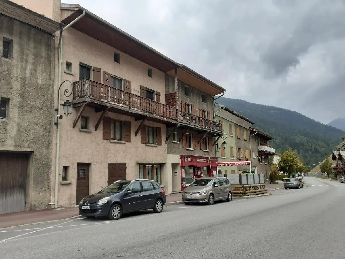 Appartement chaleureux avec wifi de 10 personnes à Val-Cenis Lanslebourg-Mont-Cenis France
